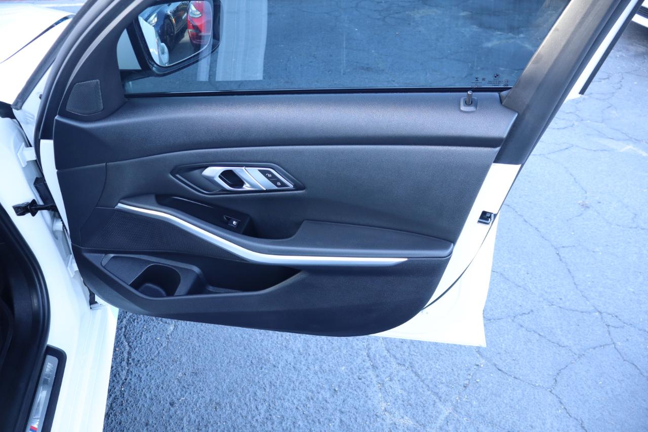 BMW 3 Series 330i Sedan 2019