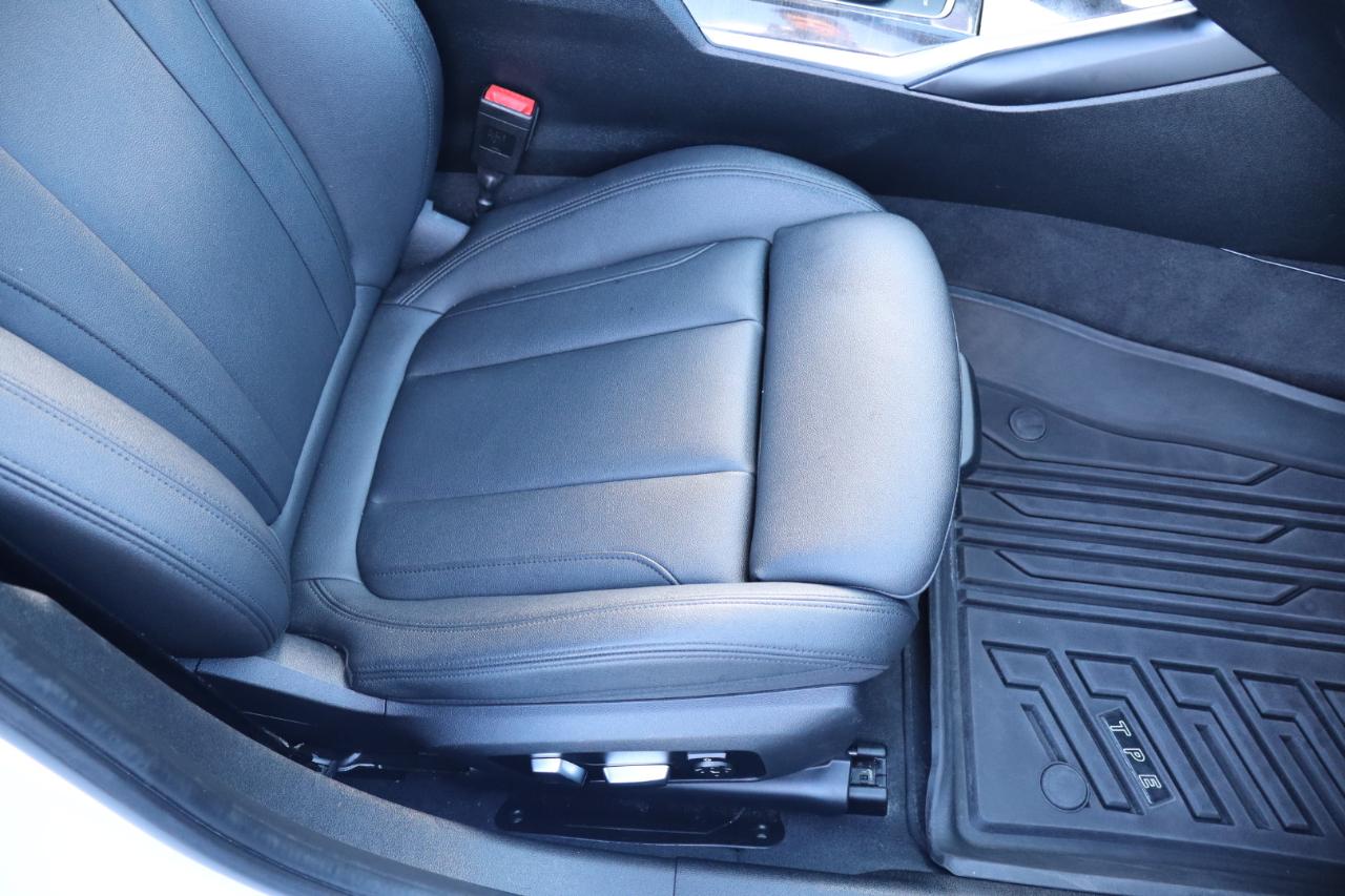 BMW 3 Series 330i Sedan 2019