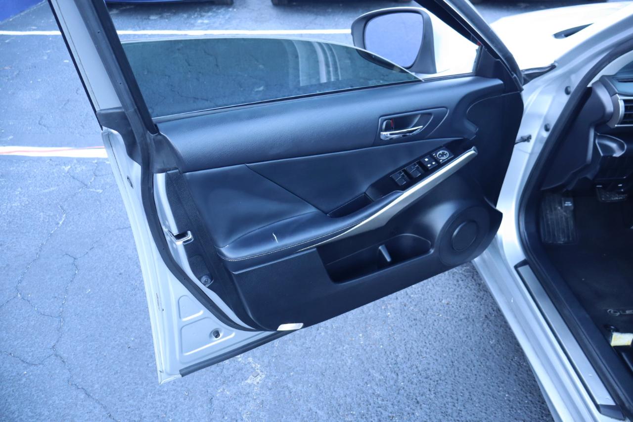 Lexus IS 250 4dr Sport Sdn RWD 2015