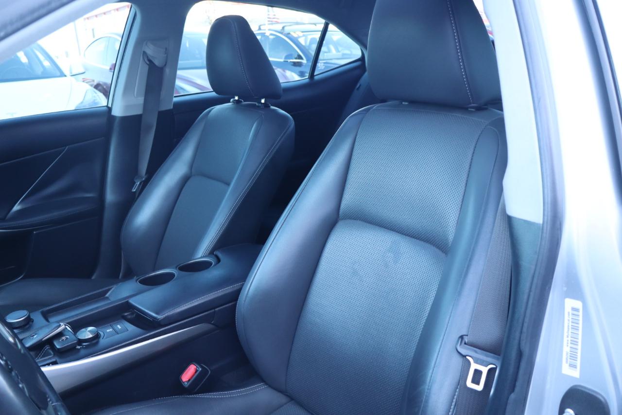 Lexus IS 250 4dr Sport Sdn RWD 2015