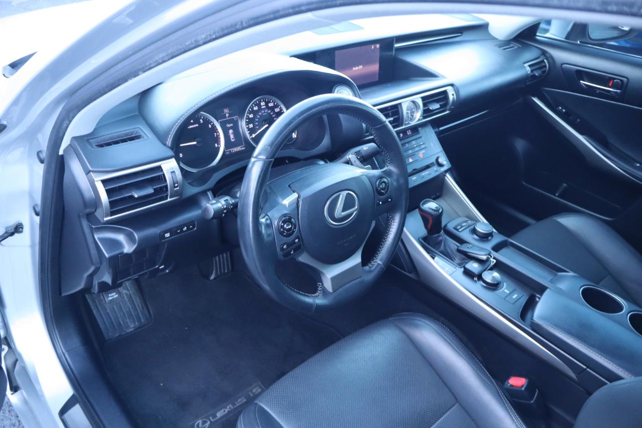 Lexus IS 250 4dr Sport Sdn RWD 2015