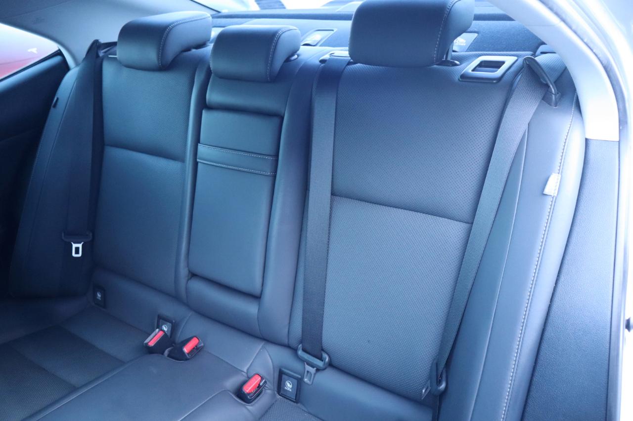 Lexus IS 250 4dr Sport Sdn RWD 2015