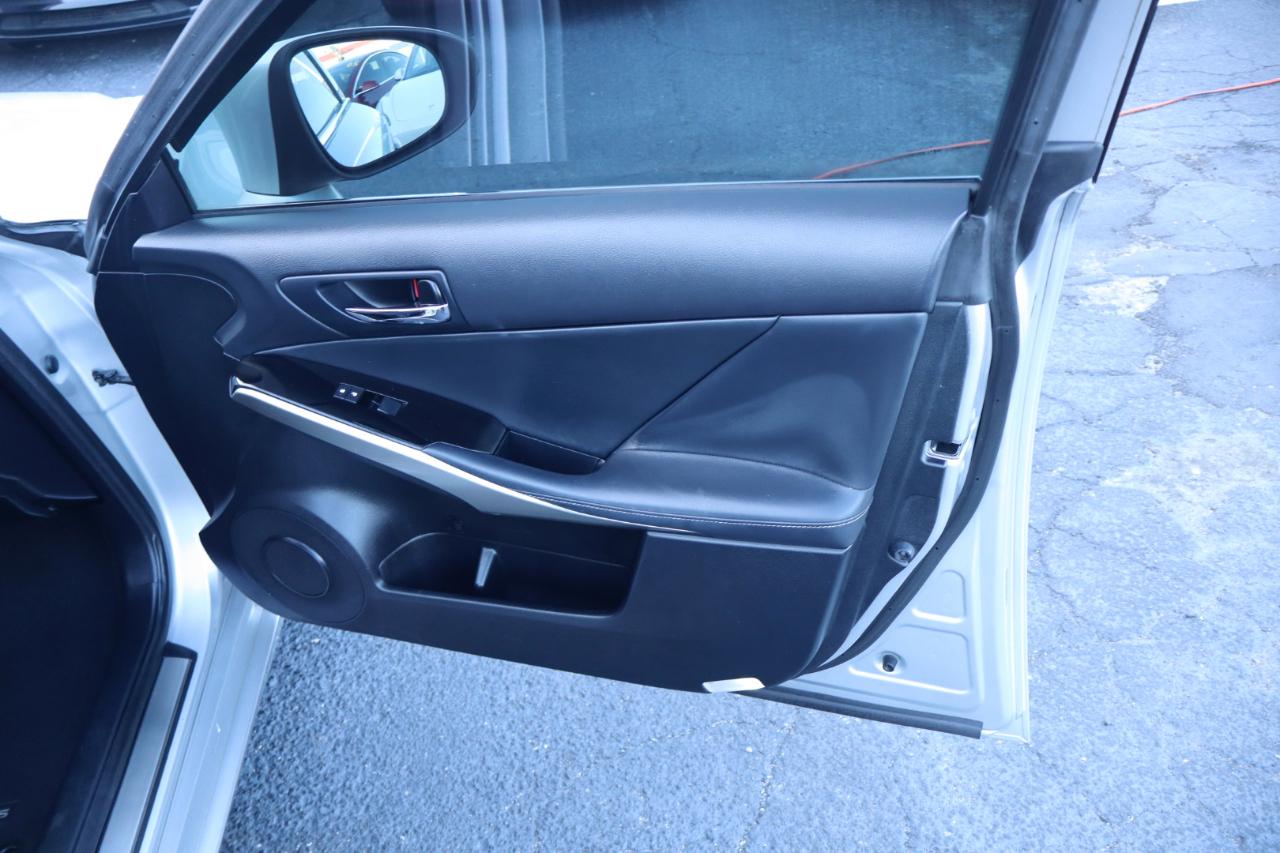 Lexus IS 250 4dr Sport Sdn RWD 2015