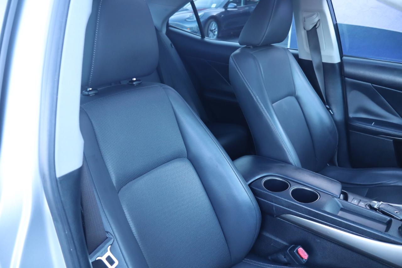 Lexus IS 250 4dr Sport Sdn RWD 2015