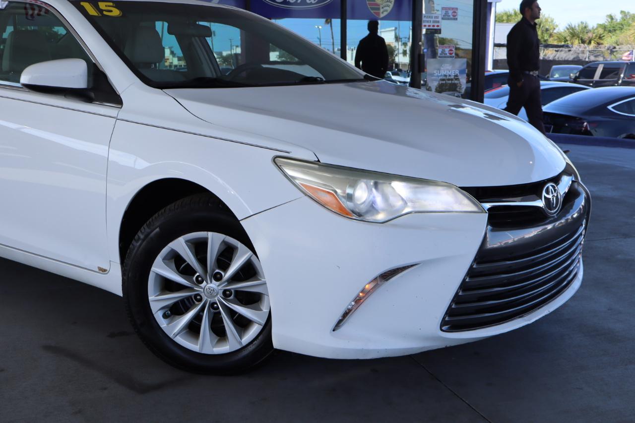 Toyota Camry 4dr Sdn I4 Man LE (Natl) 2015