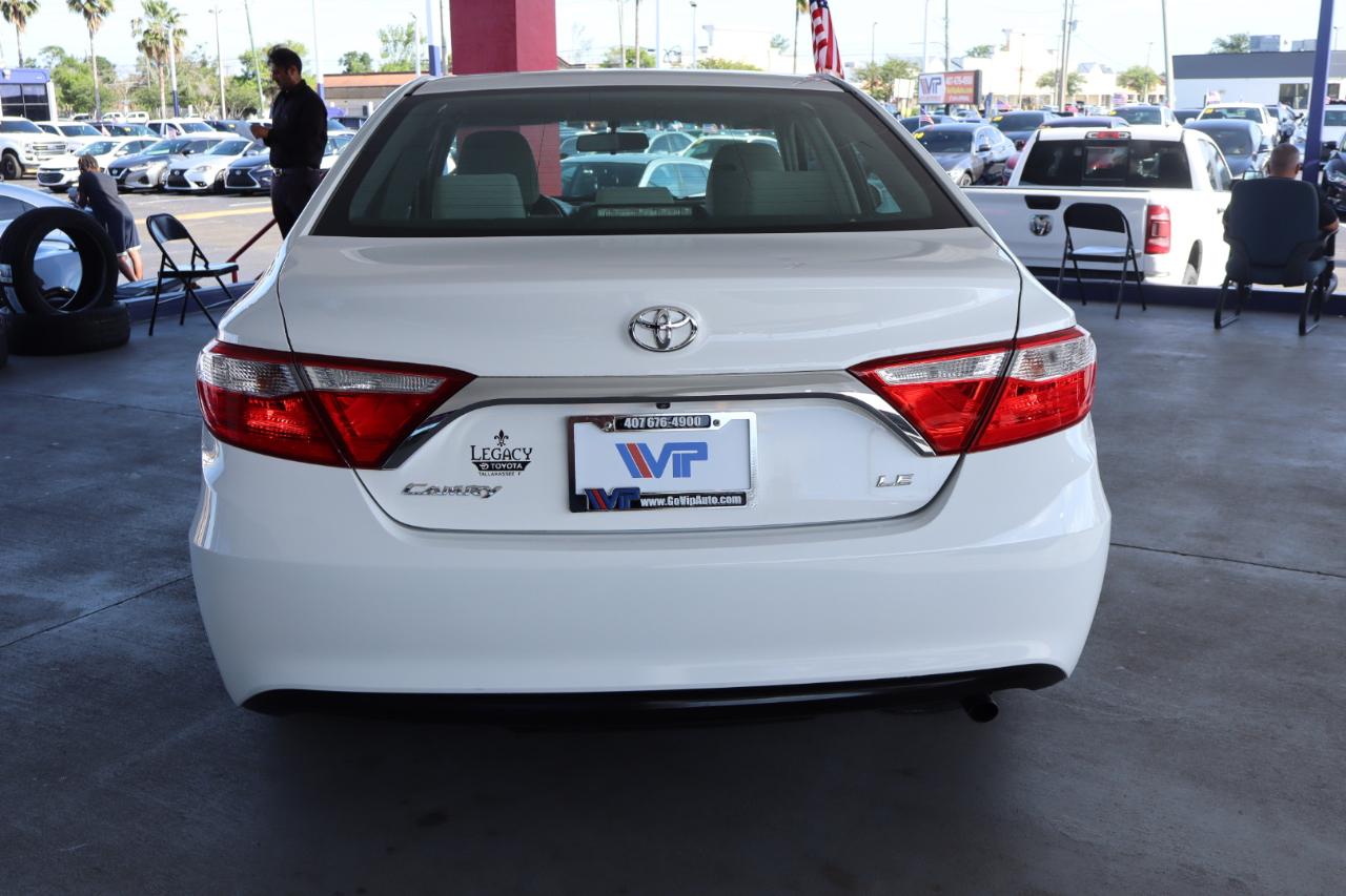 Toyota Camry 4dr Sdn I4 Man LE (Natl) 2015