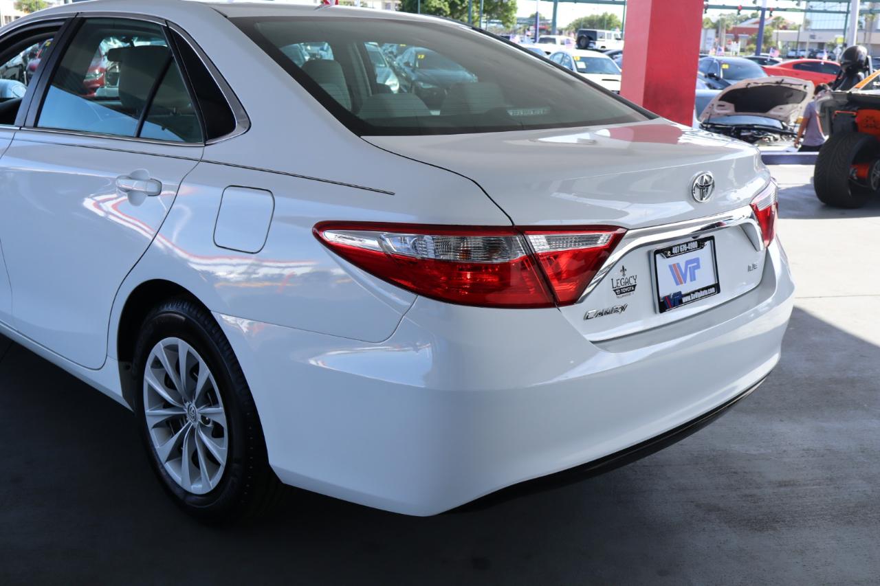 Toyota Camry 4dr Sdn I4 Man LE (Natl) 2015