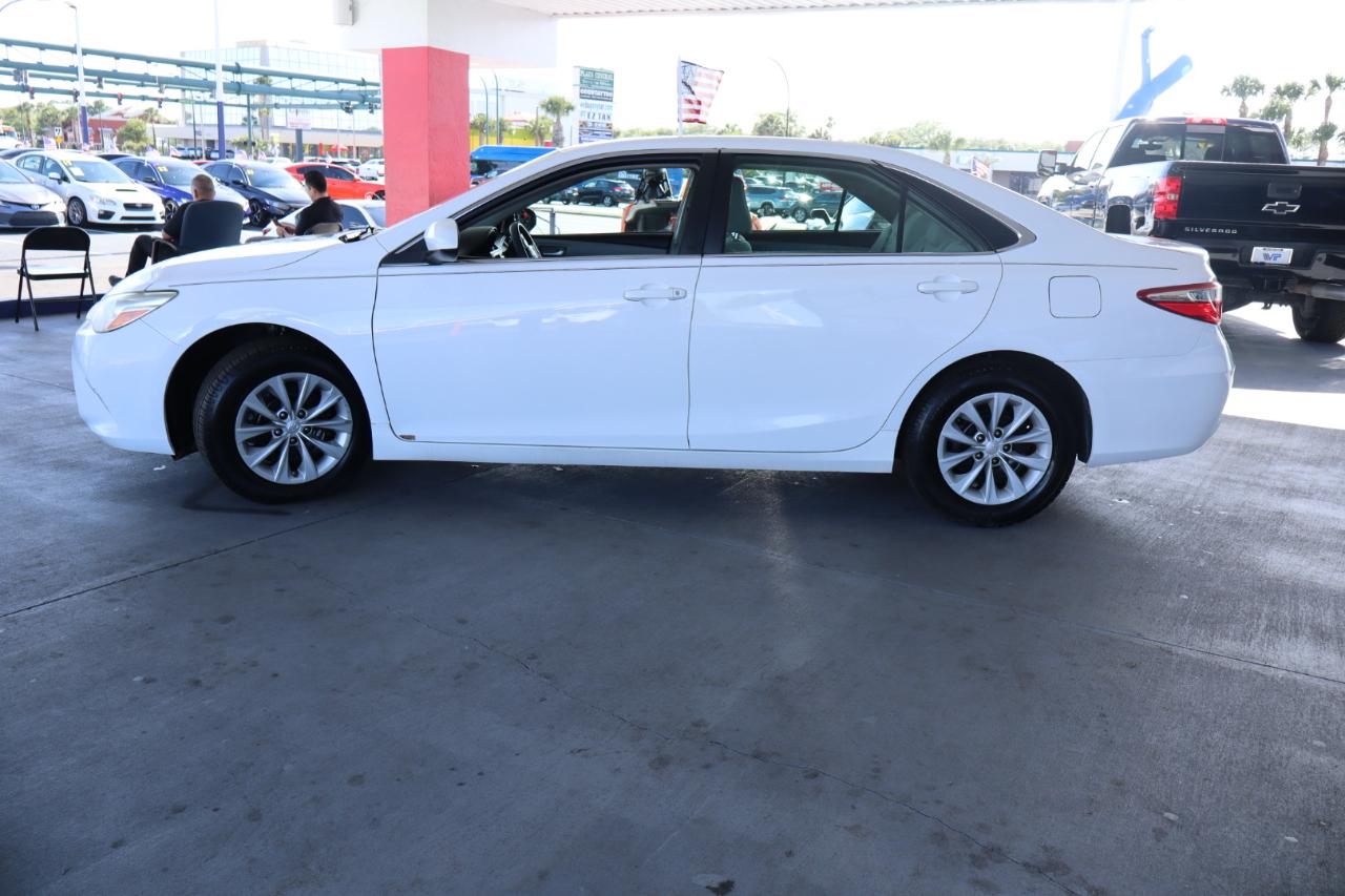 Toyota Camry 4dr Sdn I4 Man LE (Natl) 2015