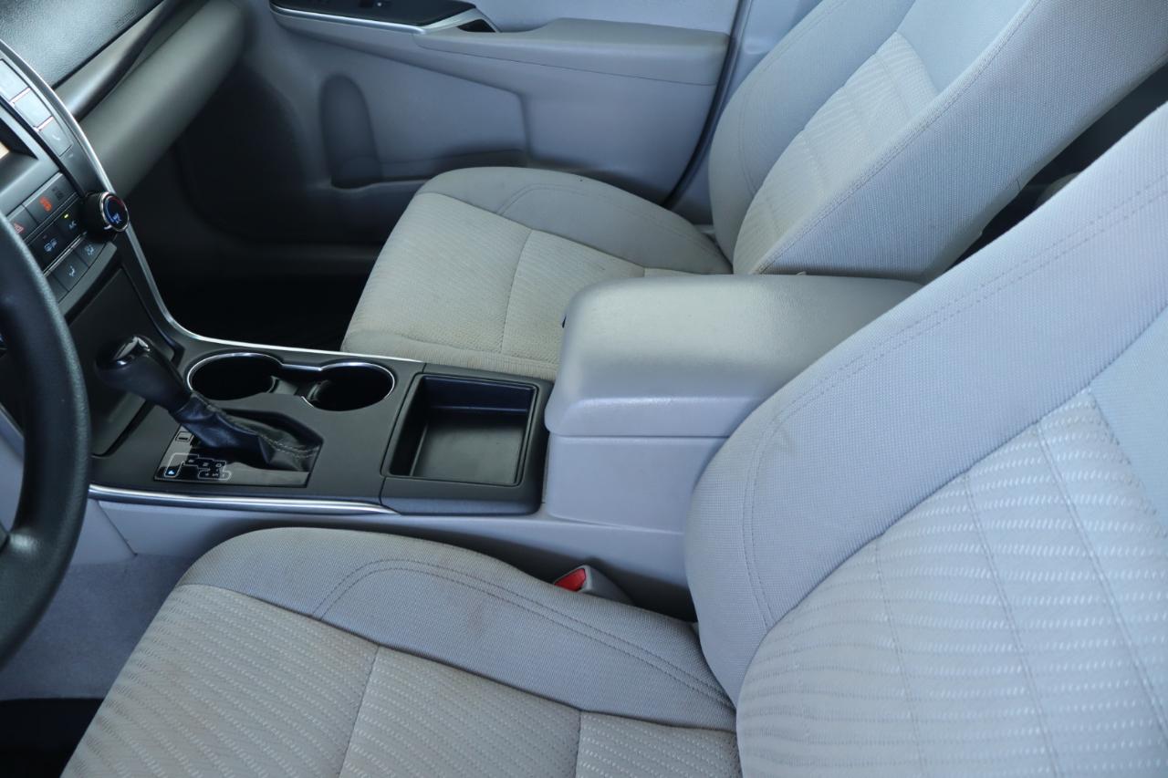 Toyota Camry 4dr Sdn I4 Man LE (Natl) 2015