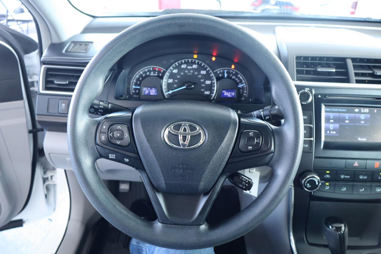 Toyota Camry 4dr Sdn I4 Man LE (Natl) 2015