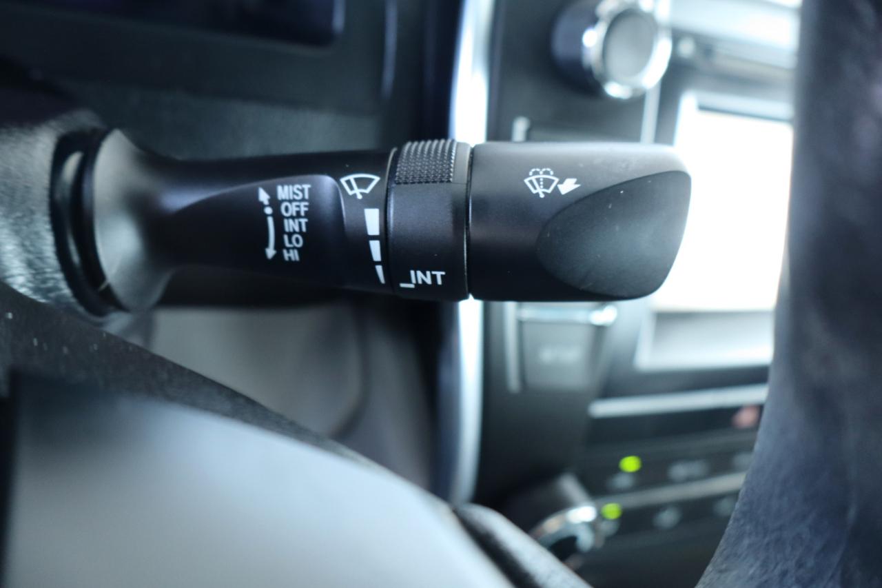 Toyota Camry 4dr Sdn I4 Man LE (Natl) 2015