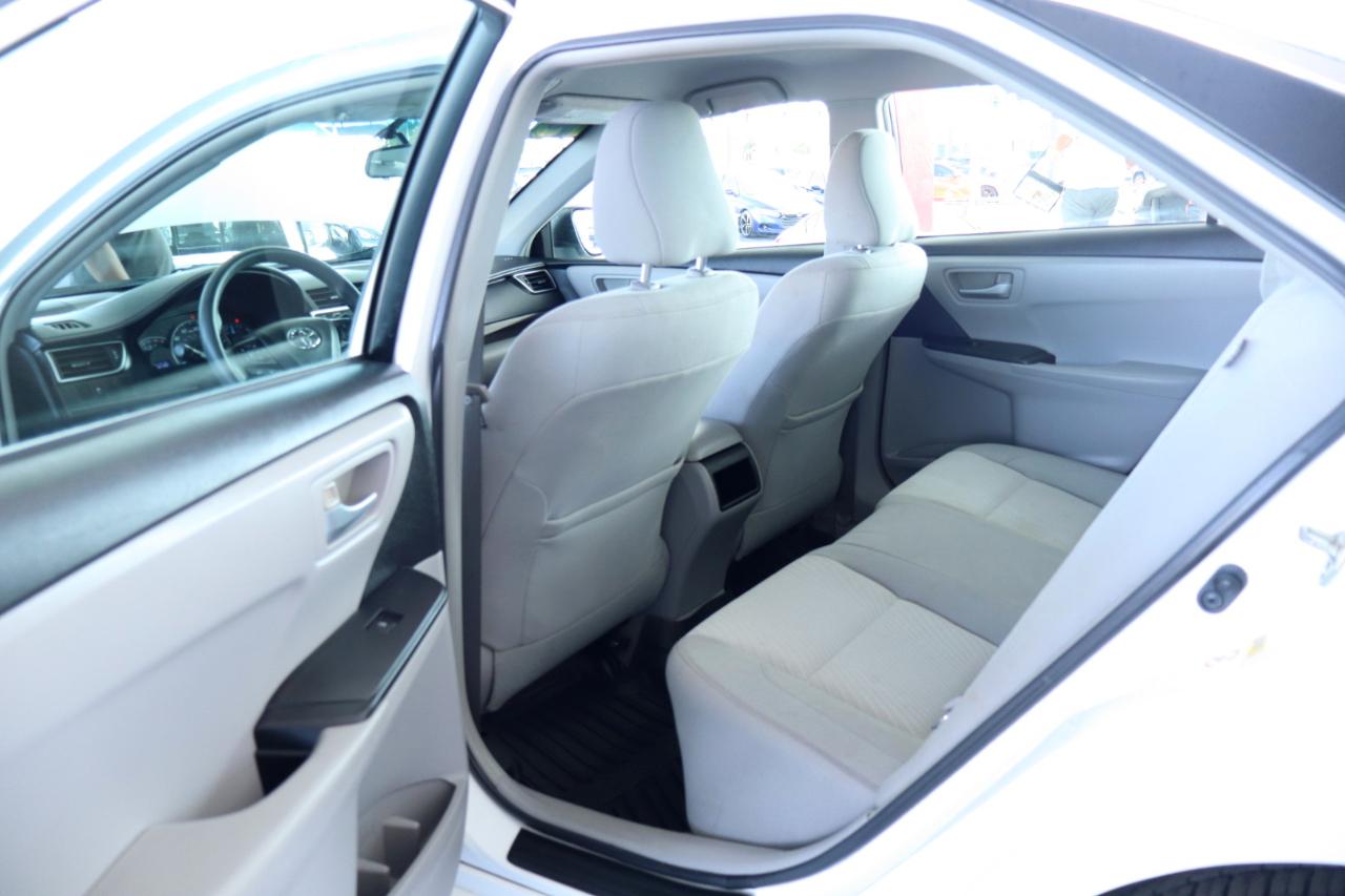 Toyota Camry 4dr Sdn I4 Man LE (Natl) 2015