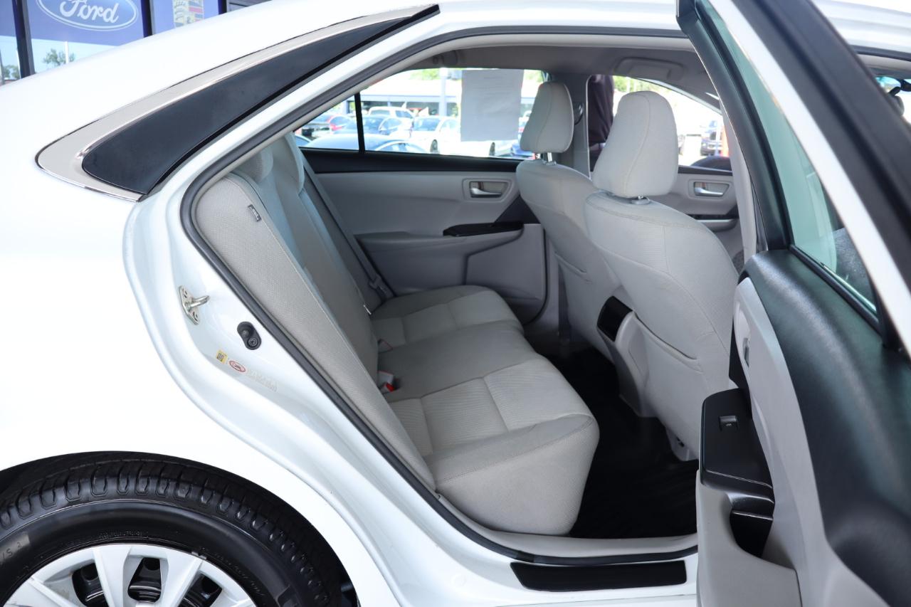 Toyota Camry 4dr Sdn I4 Man LE (Natl) 2015