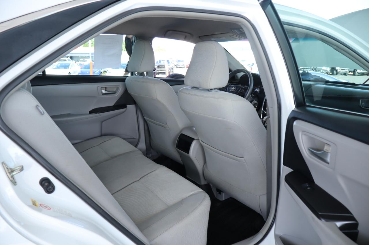 Toyota Camry 4dr Sdn I4 Man LE (Natl) 2015