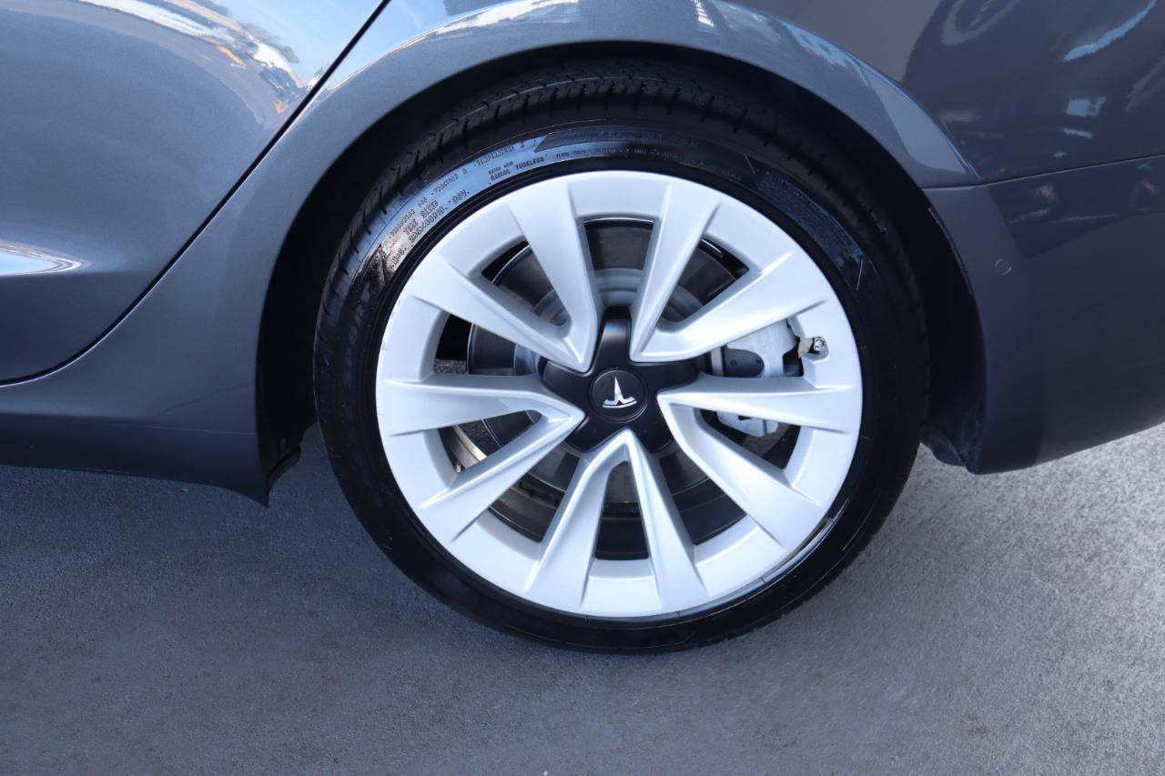 Tesla Model Y Long Range AWD 2024