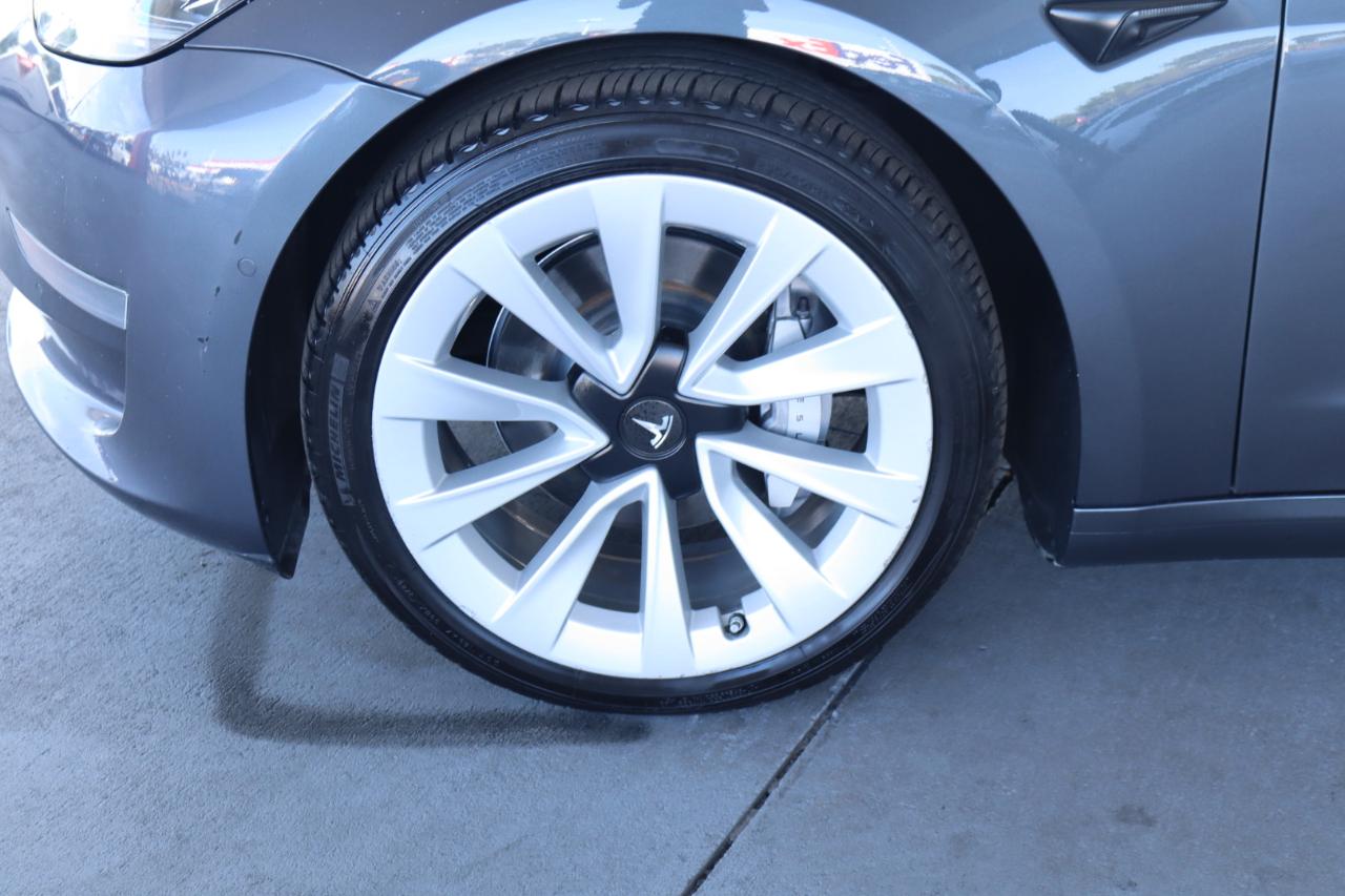 Tesla Model Y Long Range AWD 2024