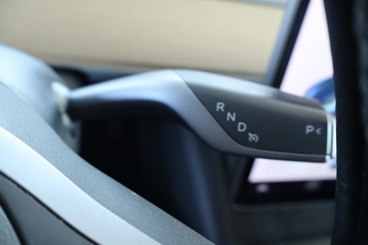 Tesla Model Y Long Range AWD 2024