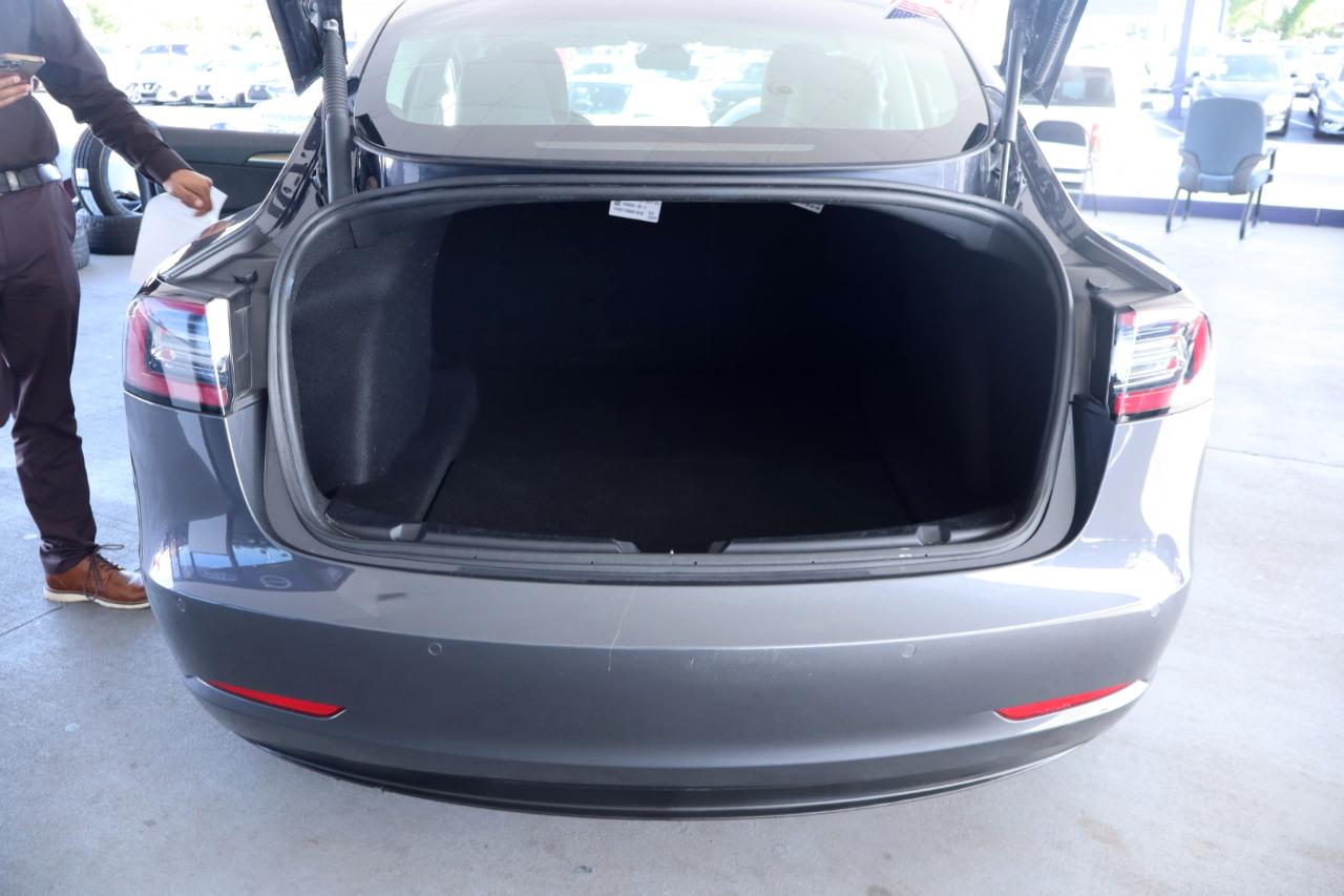 Tesla Model Y Long Range AWD 2024