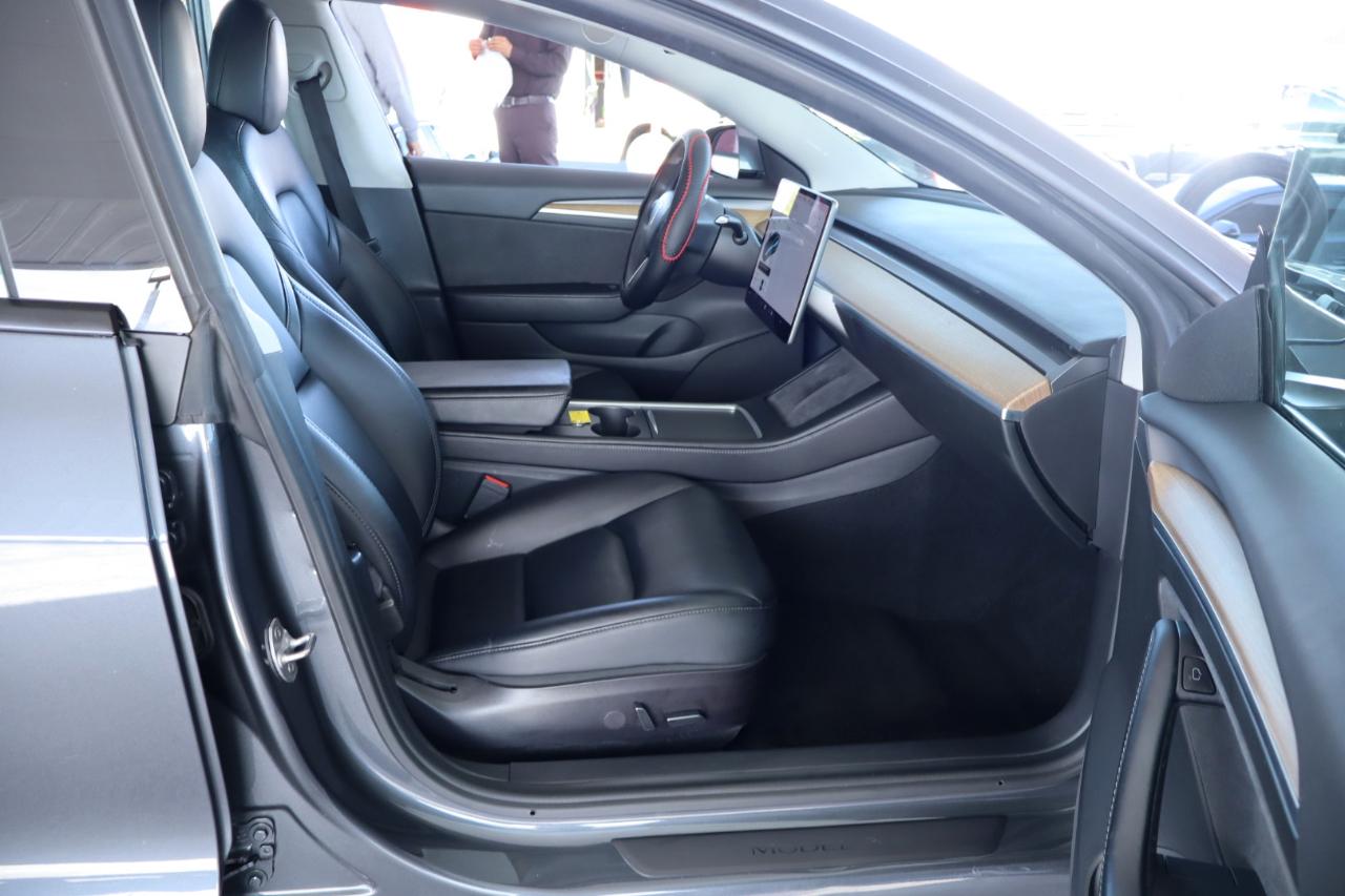 Tesla Model Y Long Range AWD 2024