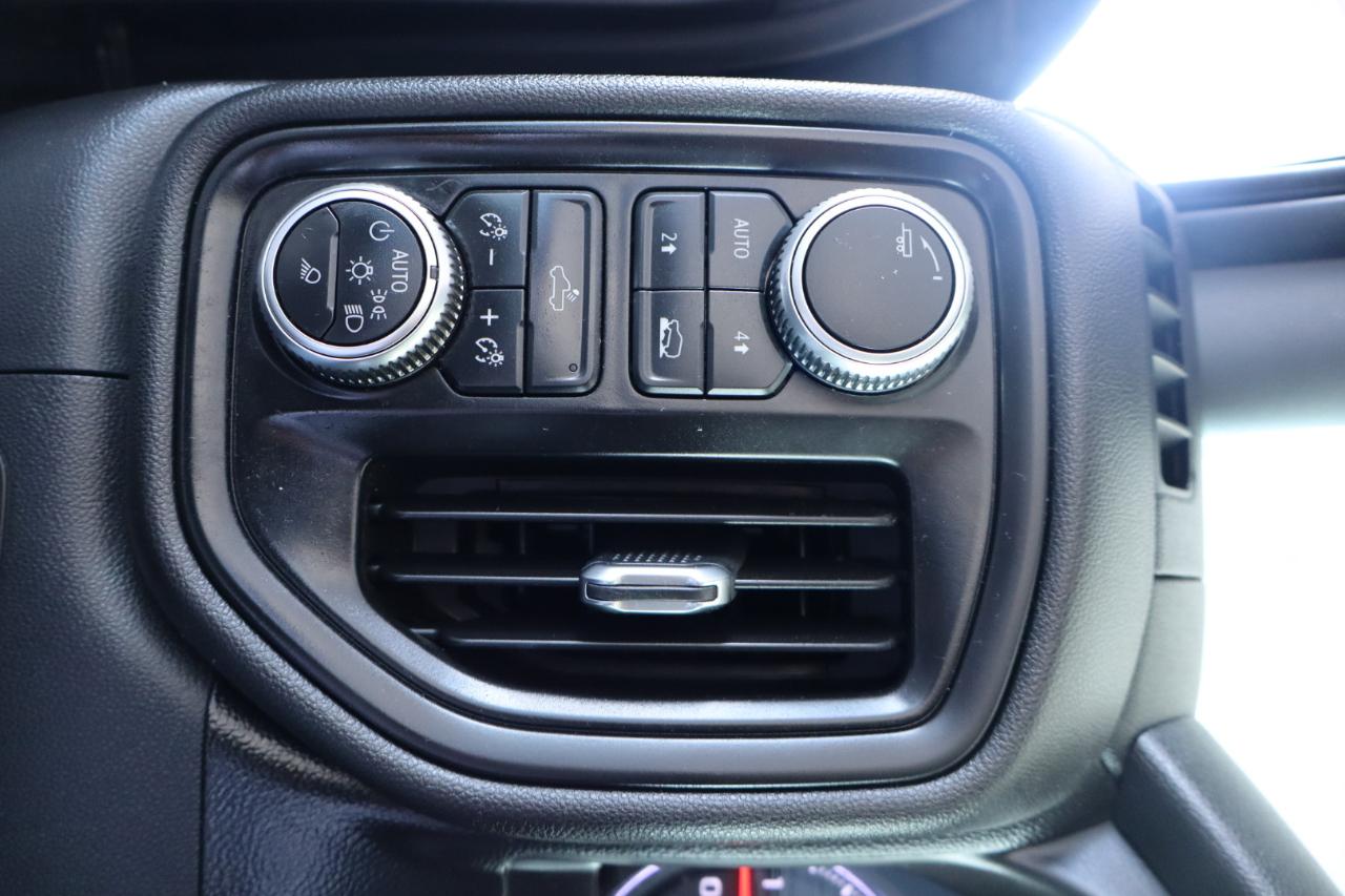 GMC Sierra 1500 4WD Crew Cab 147" 2020