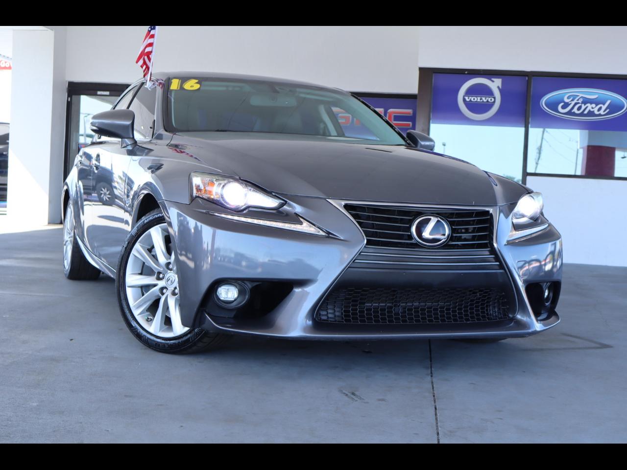 Lexus IS 200t 4dr Sdn 2016