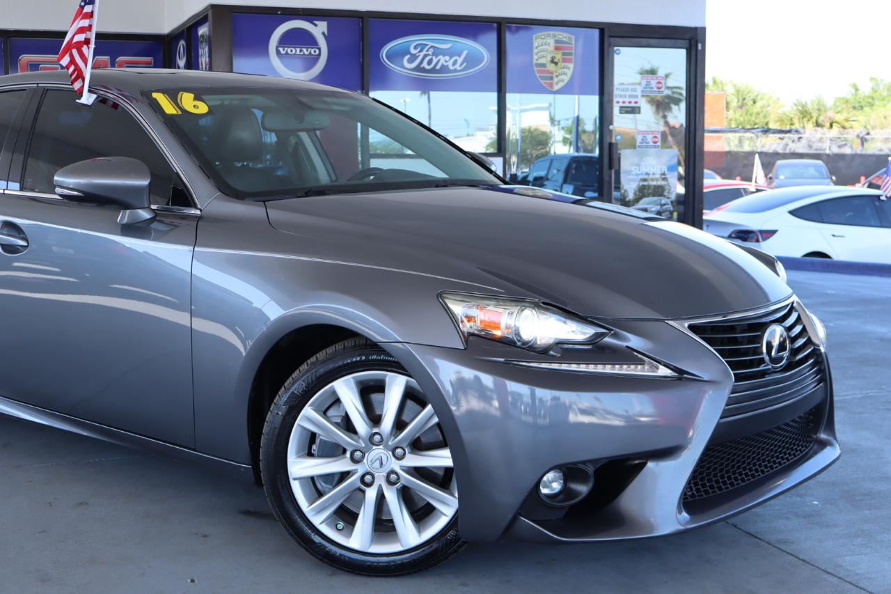 Lexus IS 200t 4dr Sdn 2016