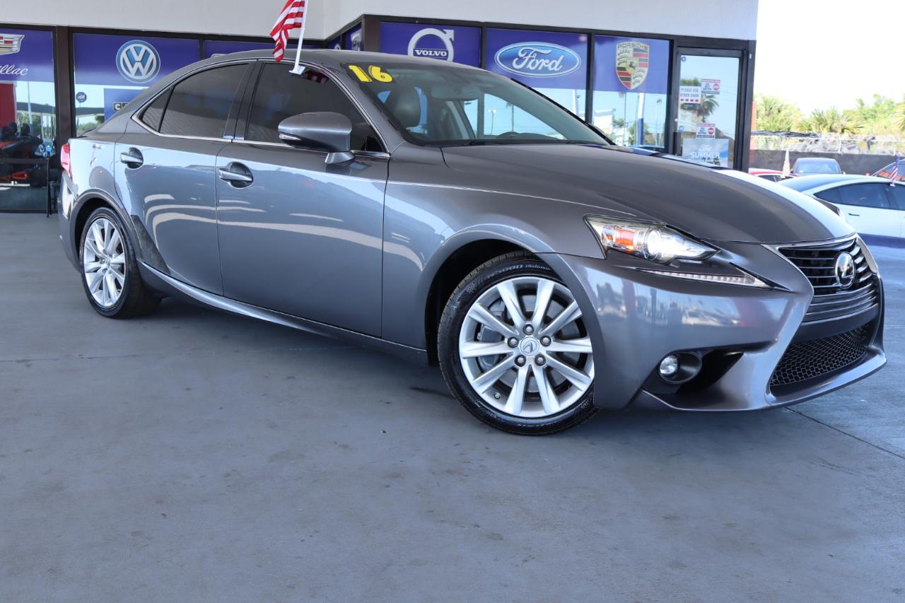 Lexus IS 200t 4dr Sdn 2016