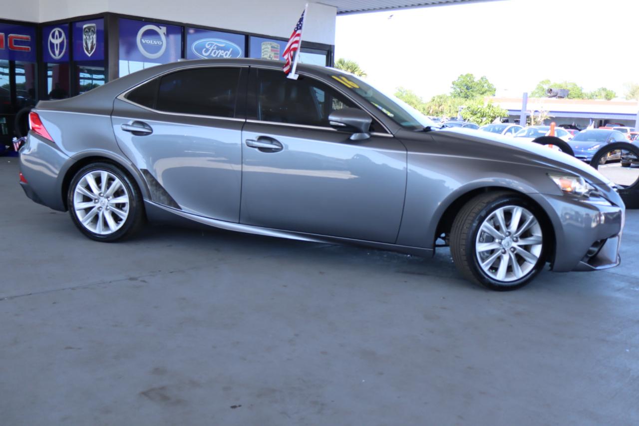 Lexus IS 200t 4dr Sdn 2016