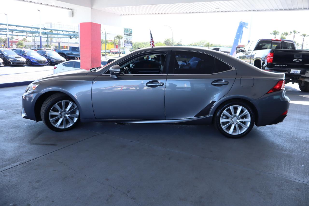 Lexus IS 200t 4dr Sdn 2016