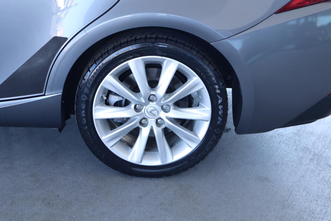 Lexus IS 200t 4dr Sdn 2016