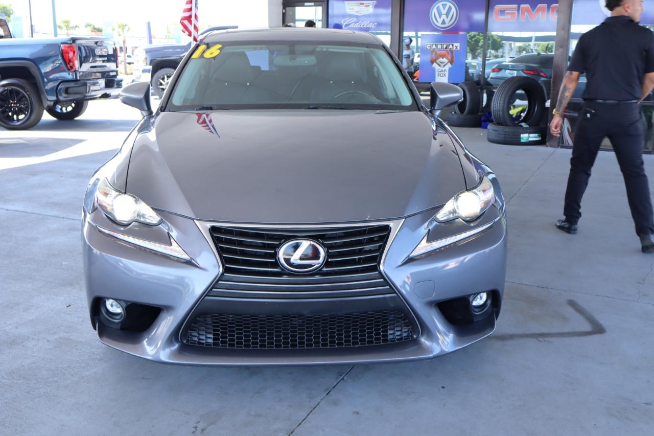 Lexus IS 200t 4dr Sdn 2016