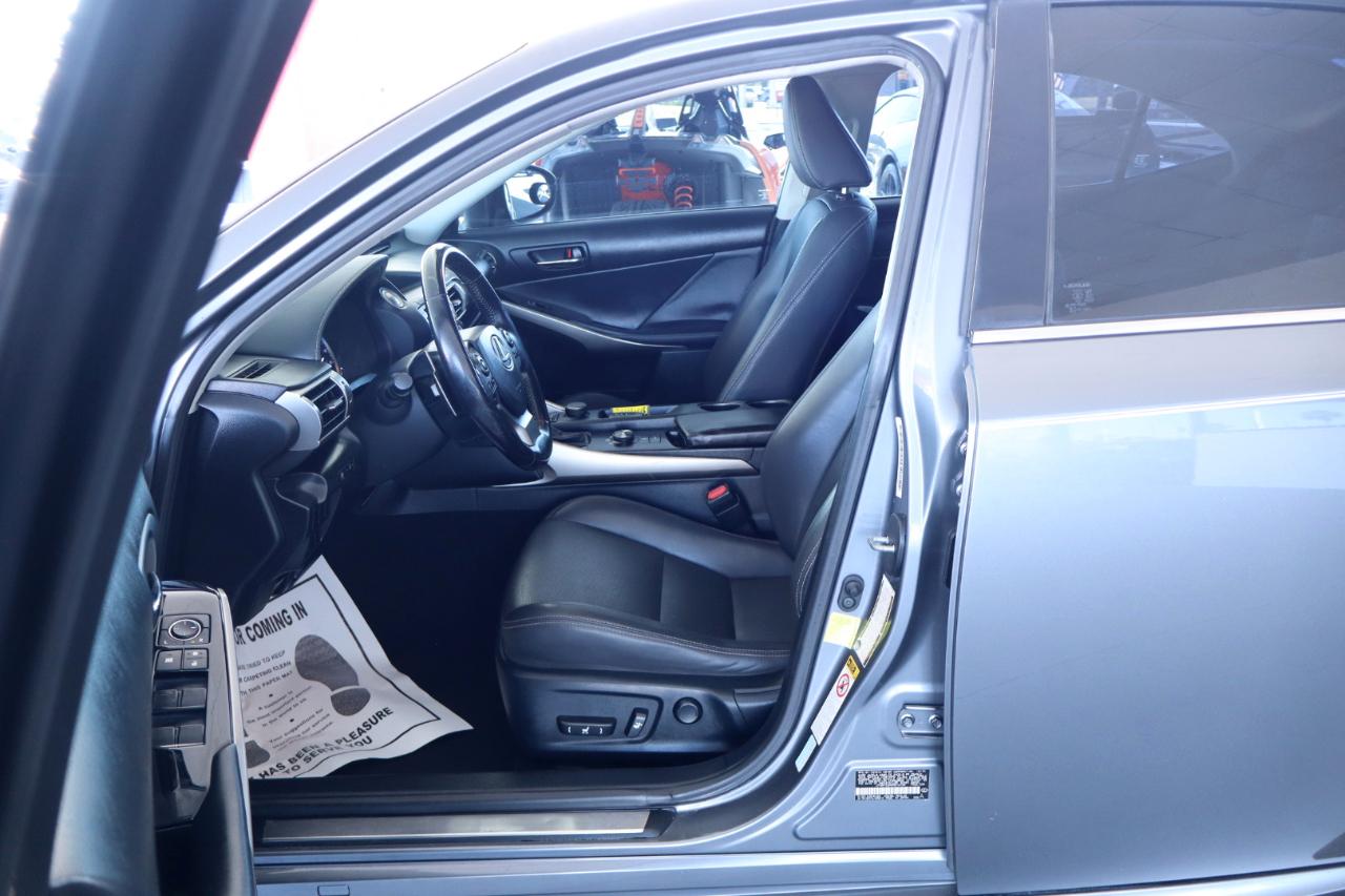 Lexus IS 200t 4dr Sdn 2016