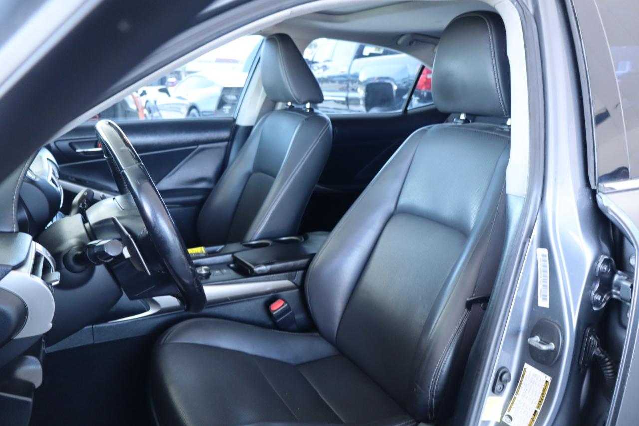 Lexus IS 200t 4dr Sdn 2016