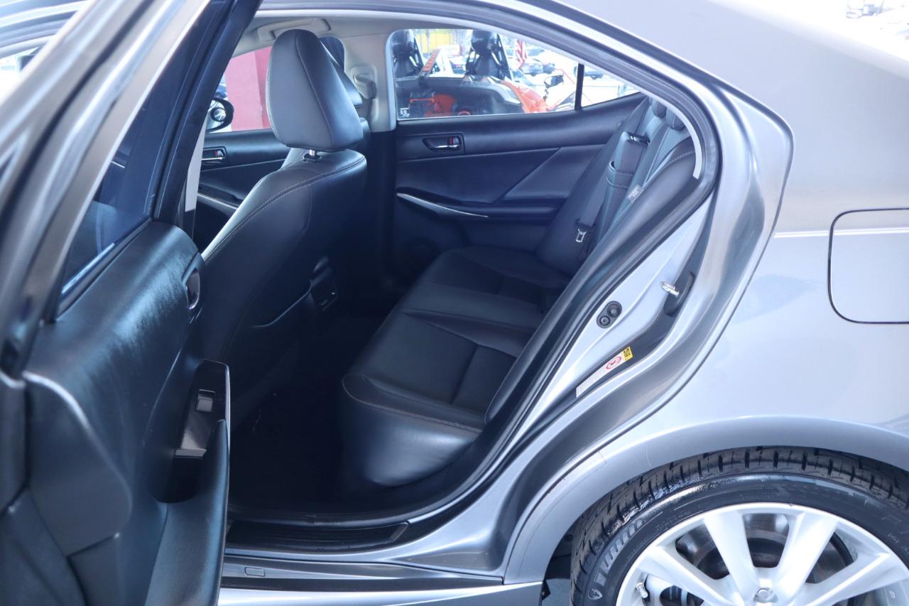 Lexus IS 200t 4dr Sdn 2016