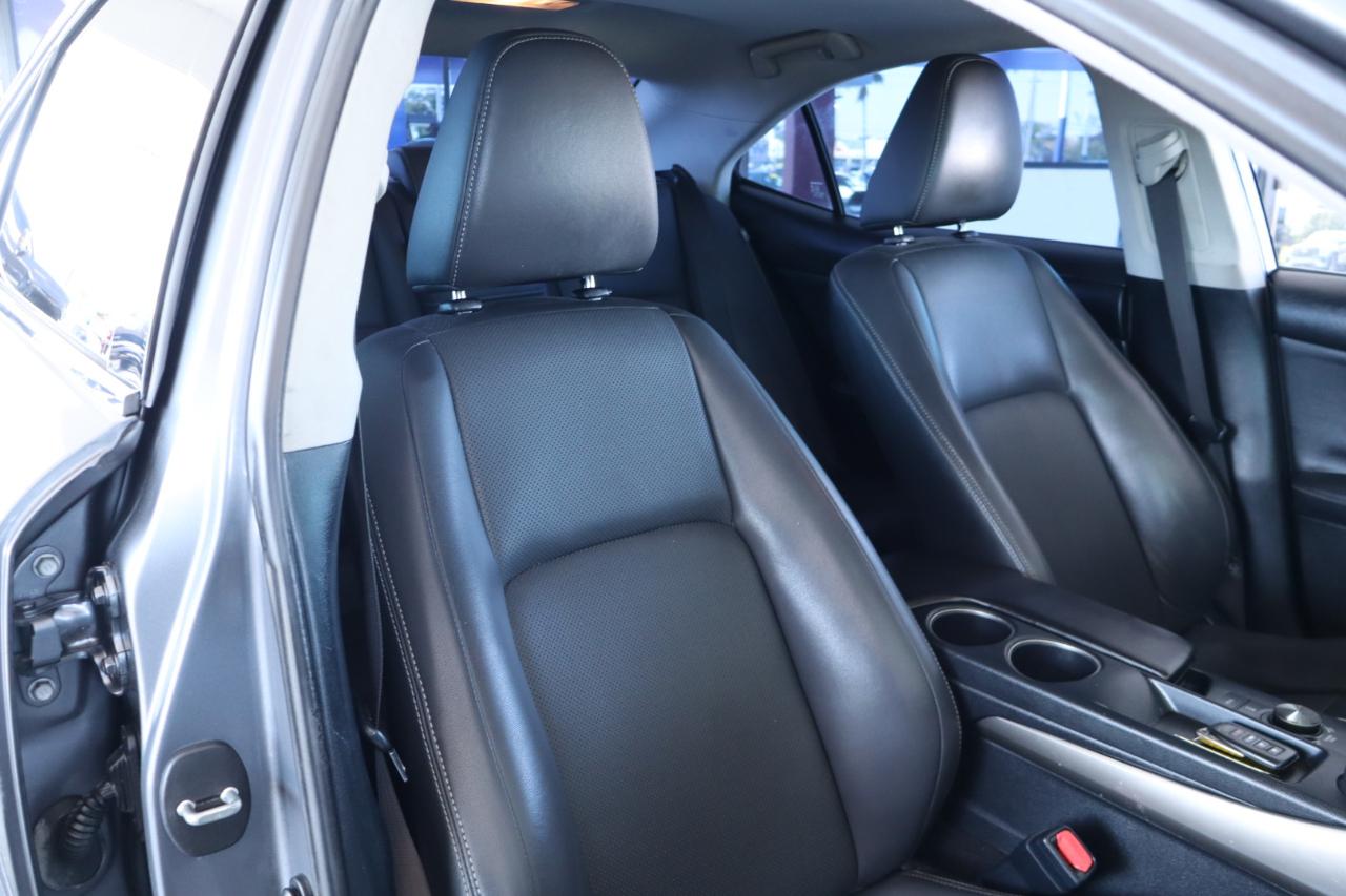 Lexus IS 200t 4dr Sdn 2016