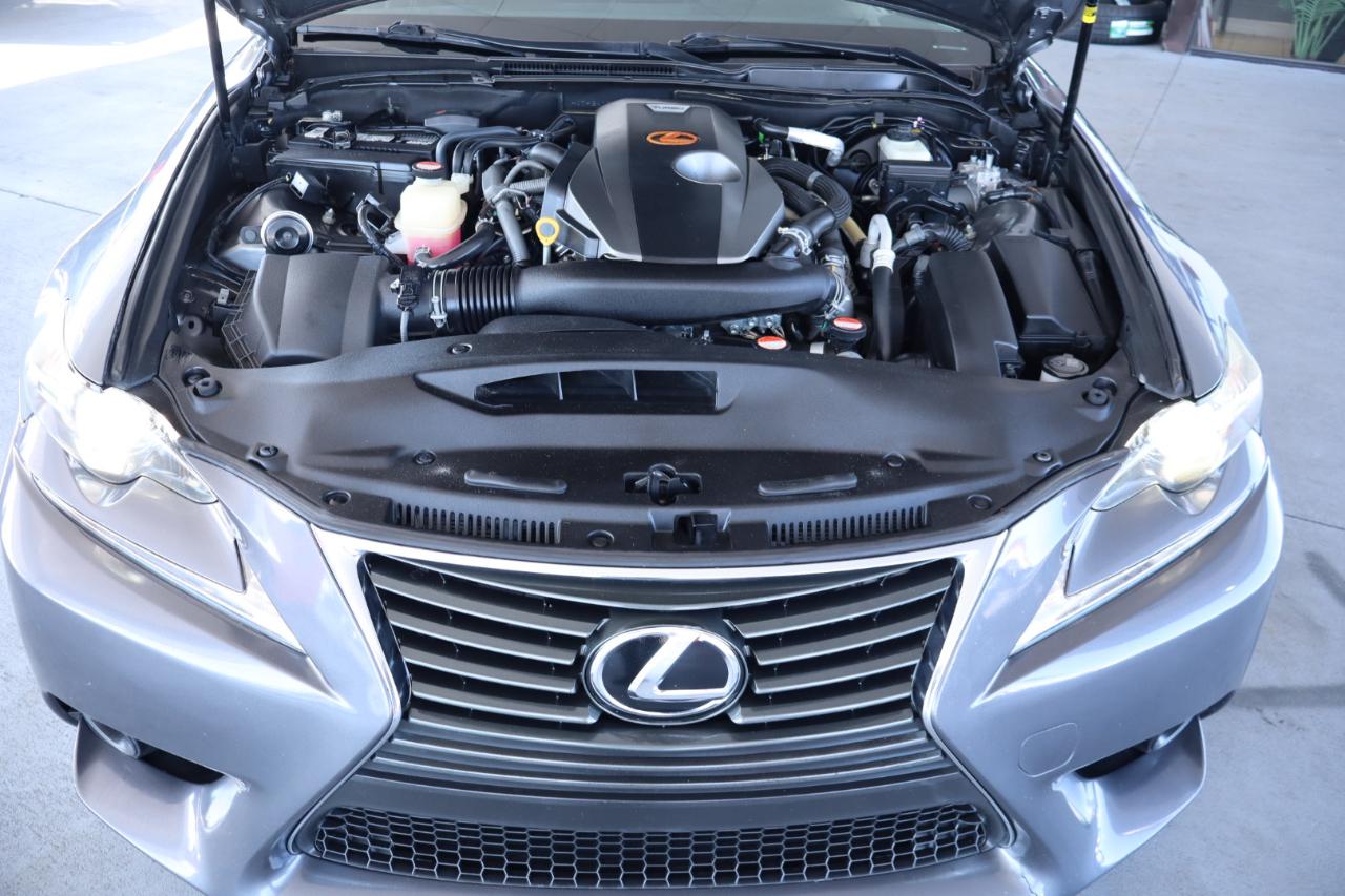 Lexus IS 200t 4dr Sdn 2016