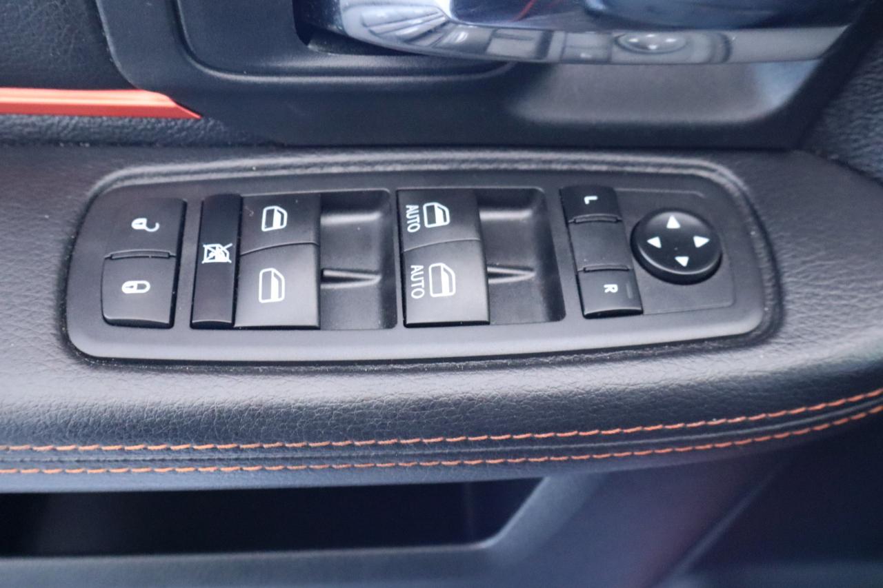 RAM 1500 Sport 4x4 Crew Cab 5'7" Box 2017