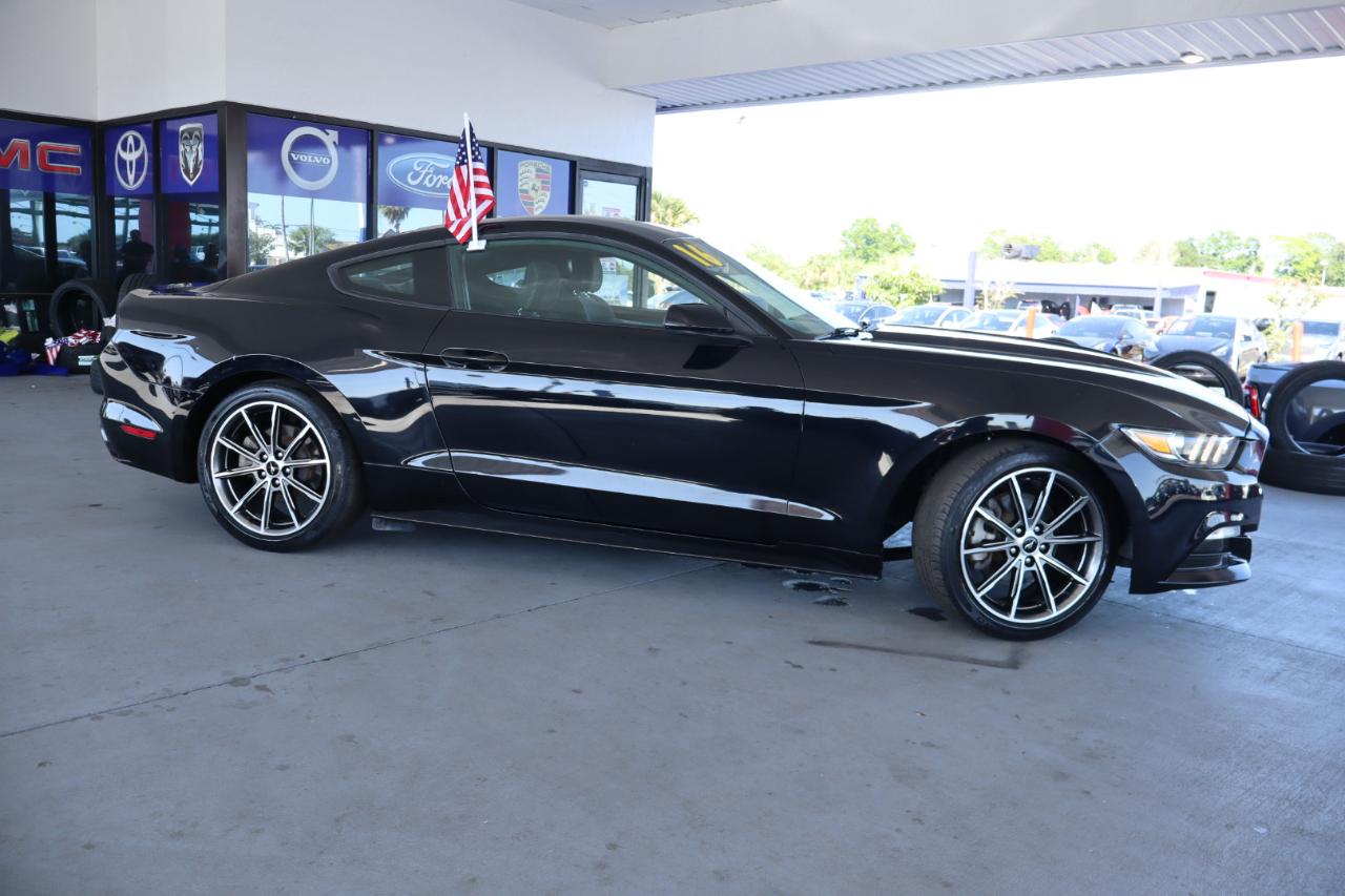 Ford Mustang V6 Fastback 2017