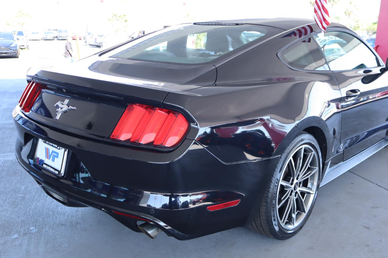 Ford Mustang V6 Fastback 2017