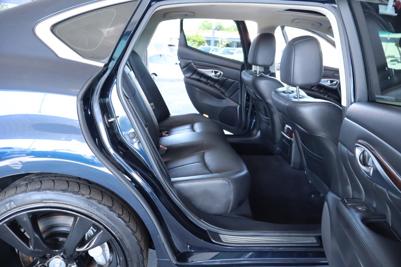 Infiniti Q70L 3.7 AWD 2017