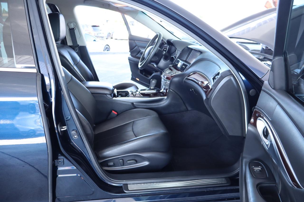 Infiniti Q70L 3.7 AWD 2017