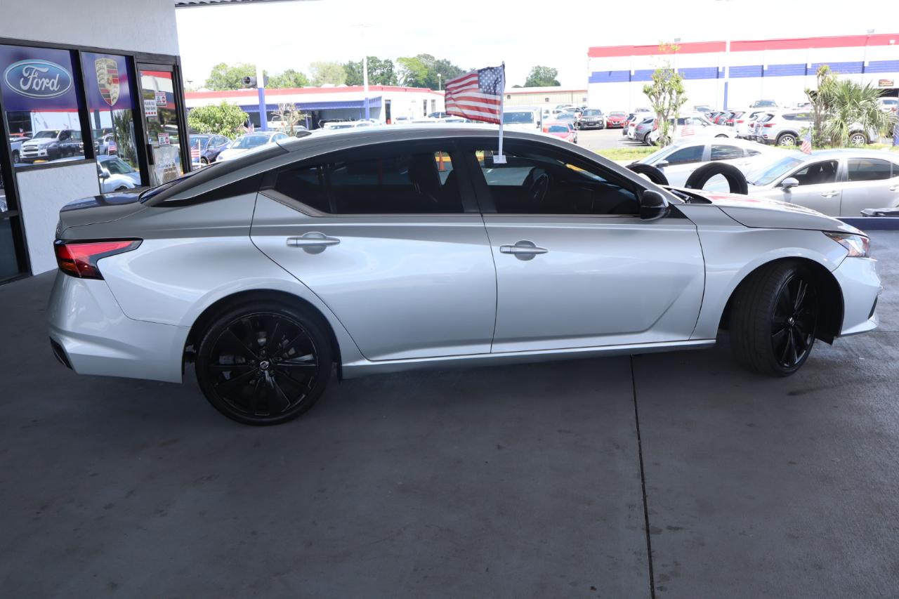 Nissan Altima 2.5 SR Sedan 2021