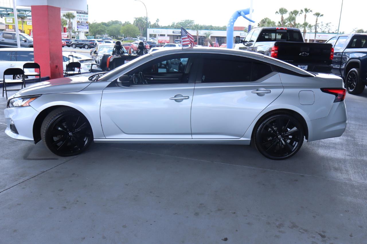 Nissan Altima 2.5 SR Sedan 2021