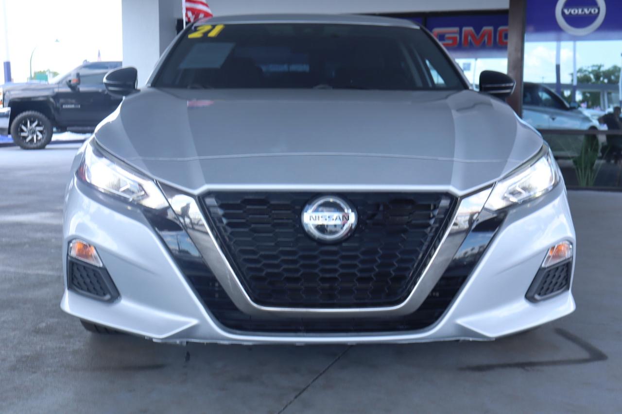 Nissan Altima 2.5 SR Sedan 2021
