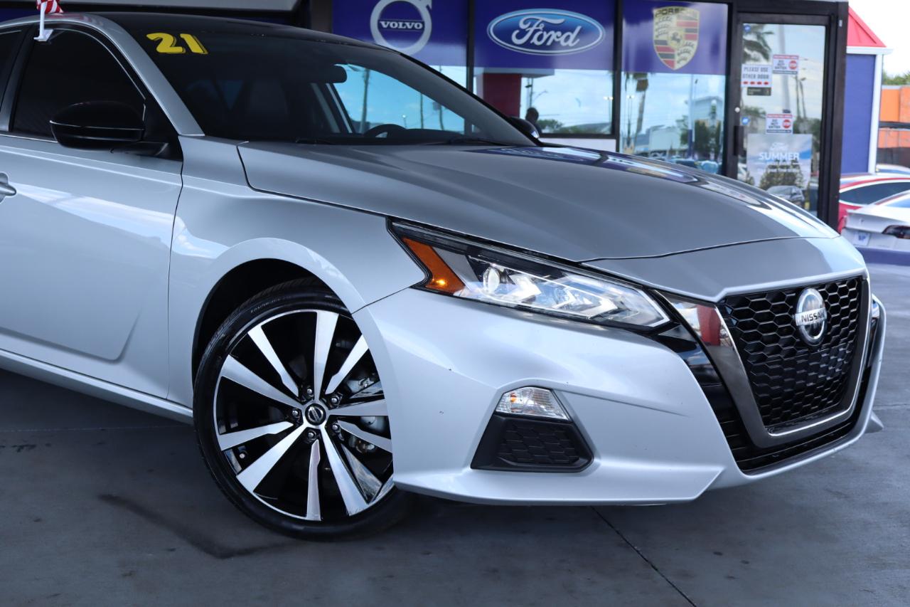 Nissan Altima 2.5 SR Sedan 2021