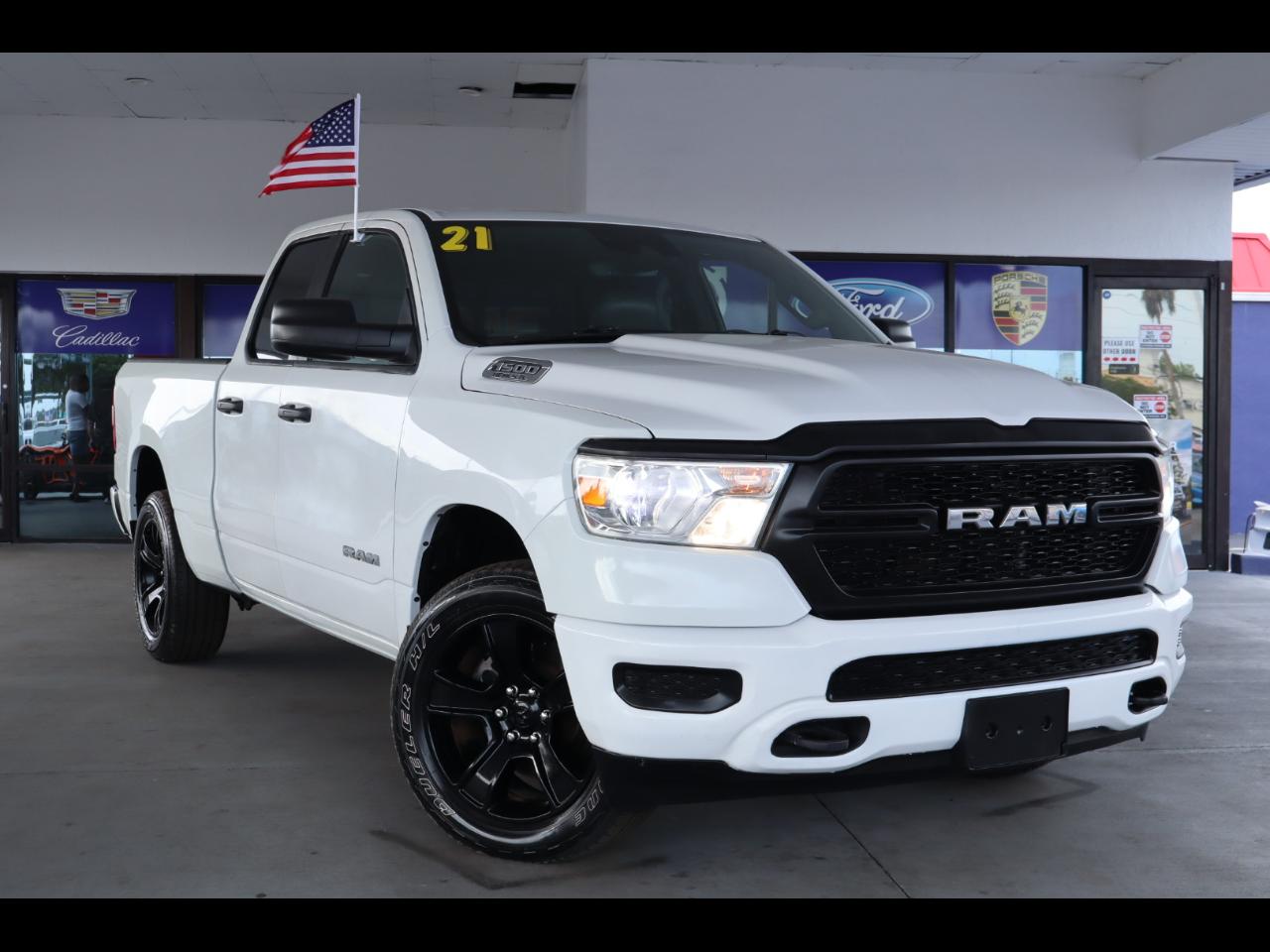 RAM 1500 Tradesman 4x4 Quad Cab 6'4" Box 2021