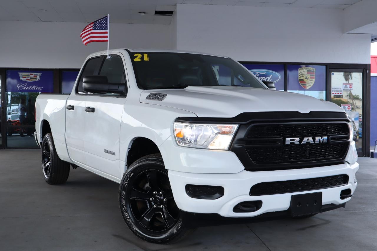 RAM 1500 Tradesman 4x4 Quad Cab 6'4" Box 2021