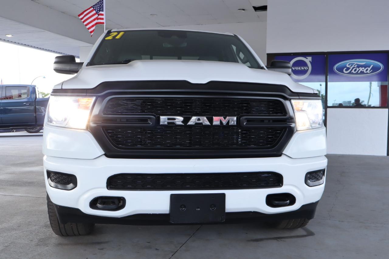 RAM 1500 Tradesman 4x4 Quad Cab 6'4" Box 2021