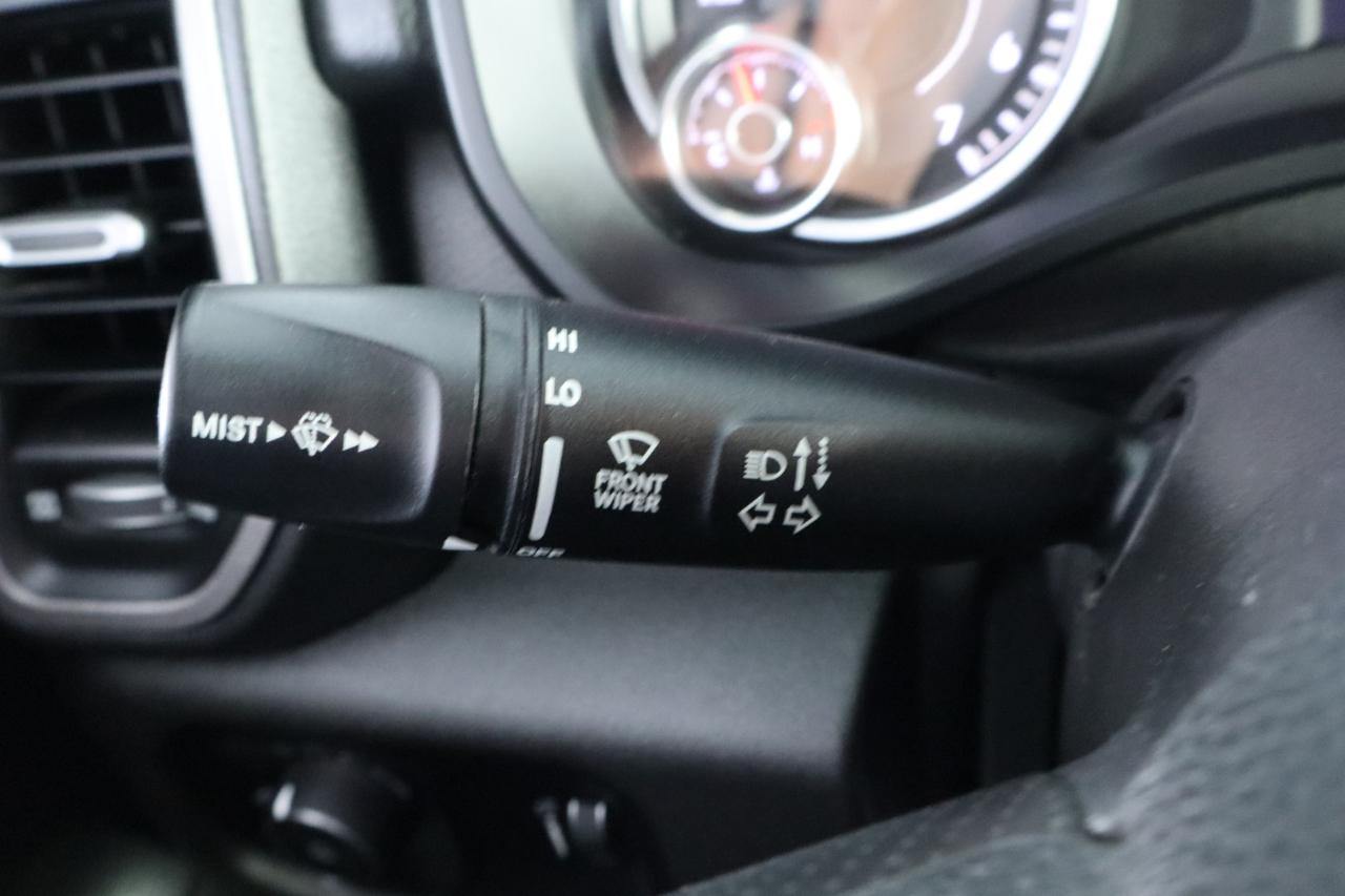 RAM 1500 Tradesman 4x4 Quad Cab 6'4" Box 2021