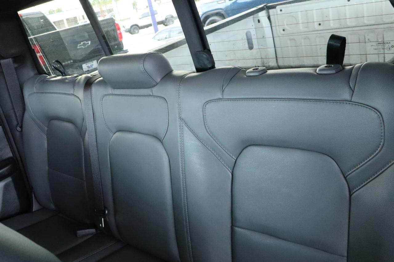 RAM 1500 Tradesman 4x4 Quad Cab 6'4" Box 2021